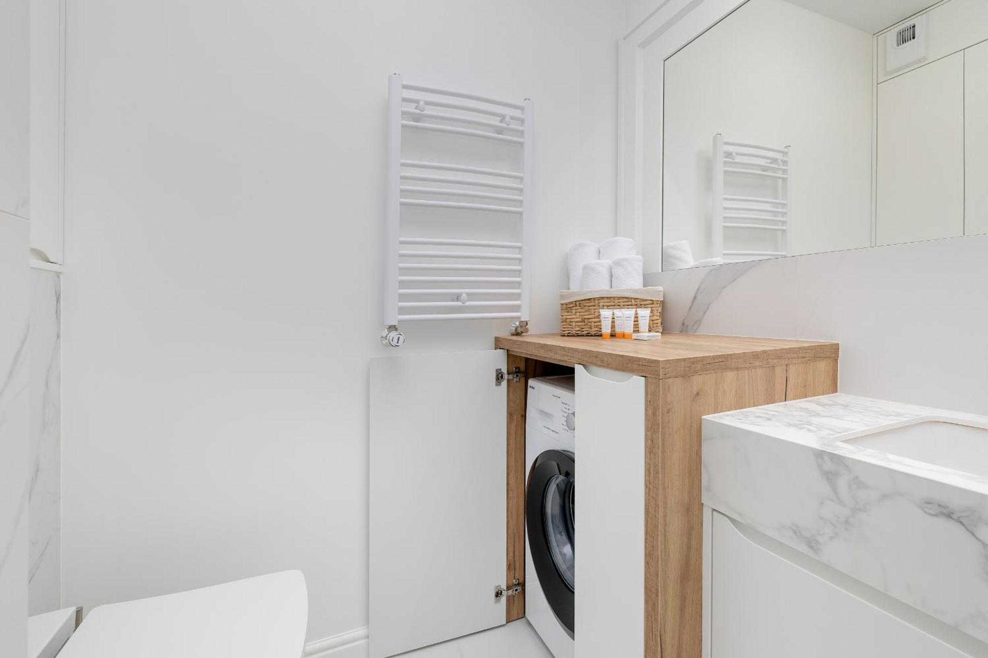Plac Slowianski Apartments With Balcony Swinoujscie Center By Noclegi Renters Exteriör bild